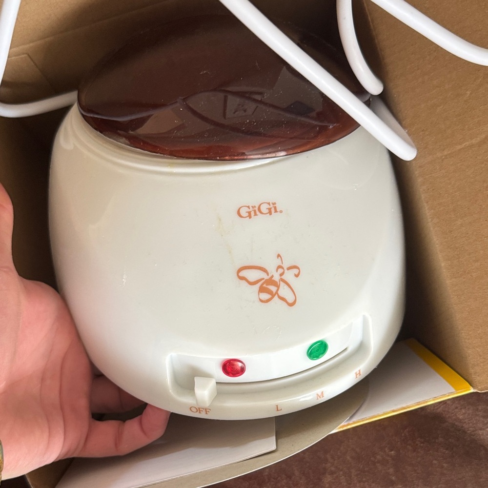 GiGi Wax Warmer in White and Brown